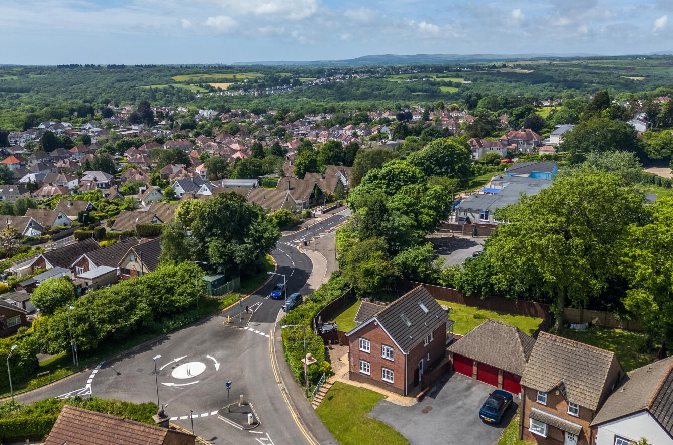 Ffordd Taliesin, Killay, Swansea, SA2 7DF
